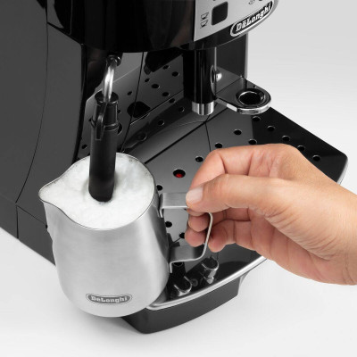 Кофемашина автоматическая Delonghi Magnifica S ECAM 22.112.B