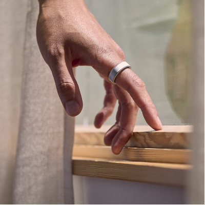 Oura Ring 4 Brushed Silver Size 6 (JZ90-54220-06) Oura Ring 4 Brushed Silver Size 6 (JZ90-54220-06)